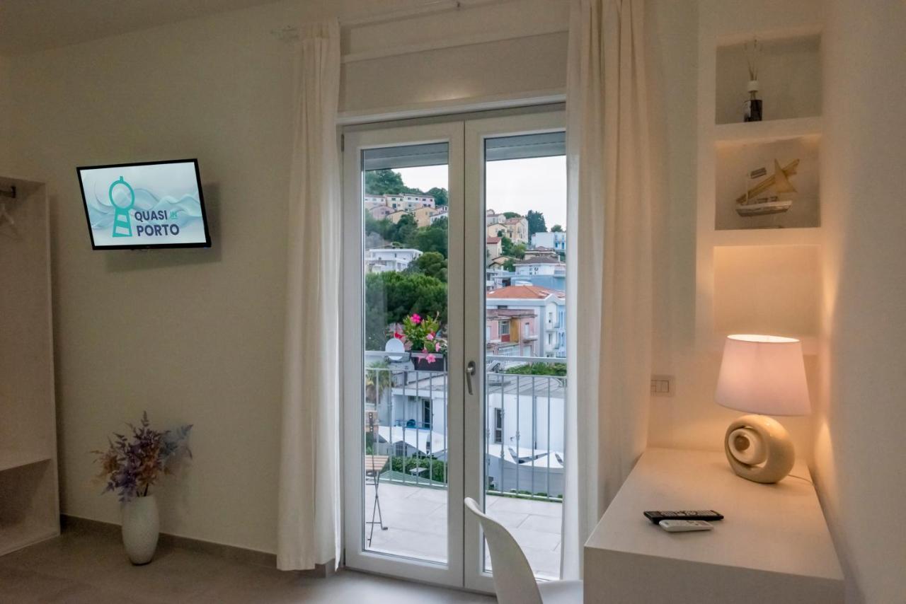 Quasi In Porto Bed & Breakfast Агрополи Екстериор снимка